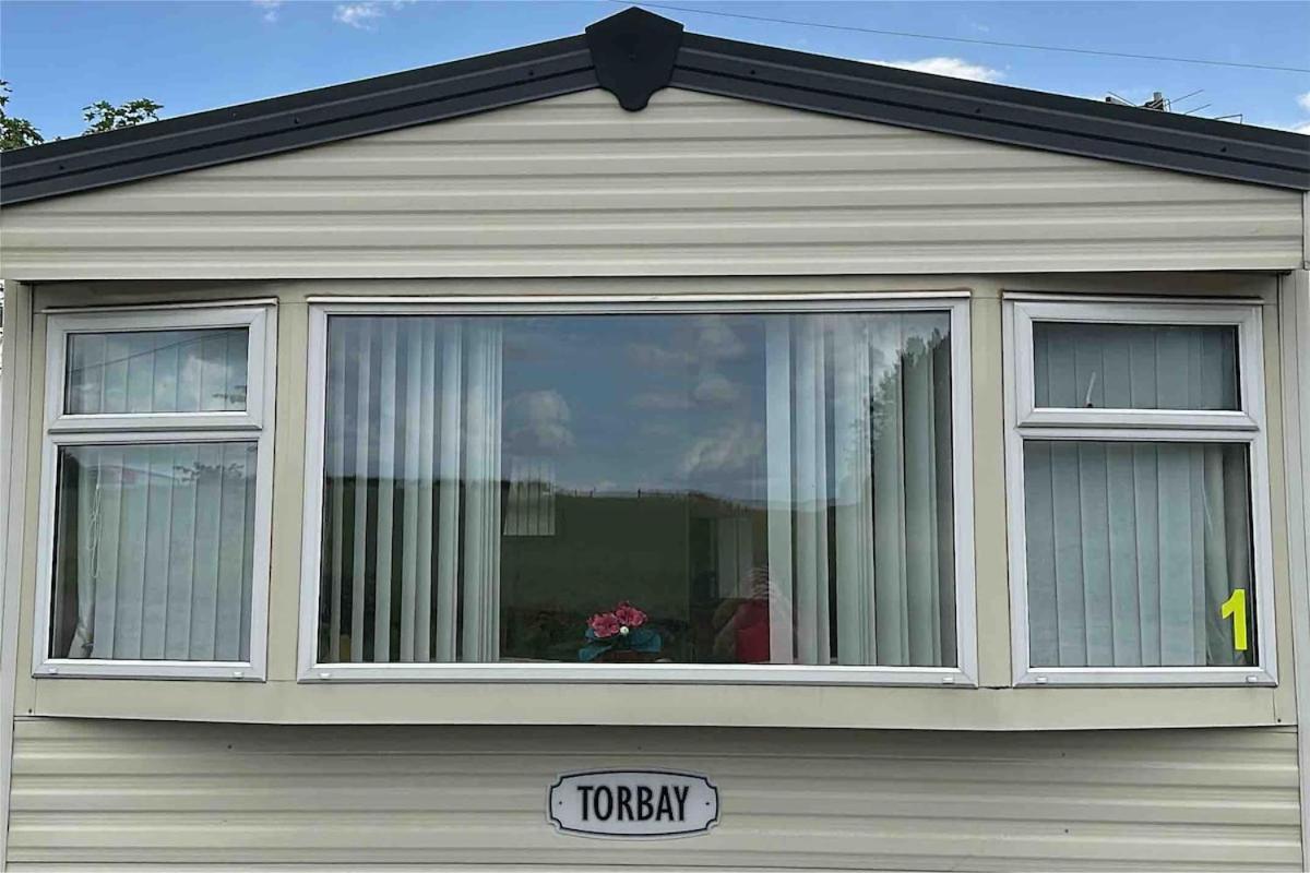 4-Bedroom Cosalt Caravan In Uddingston, Glasgow Kültér fotó
