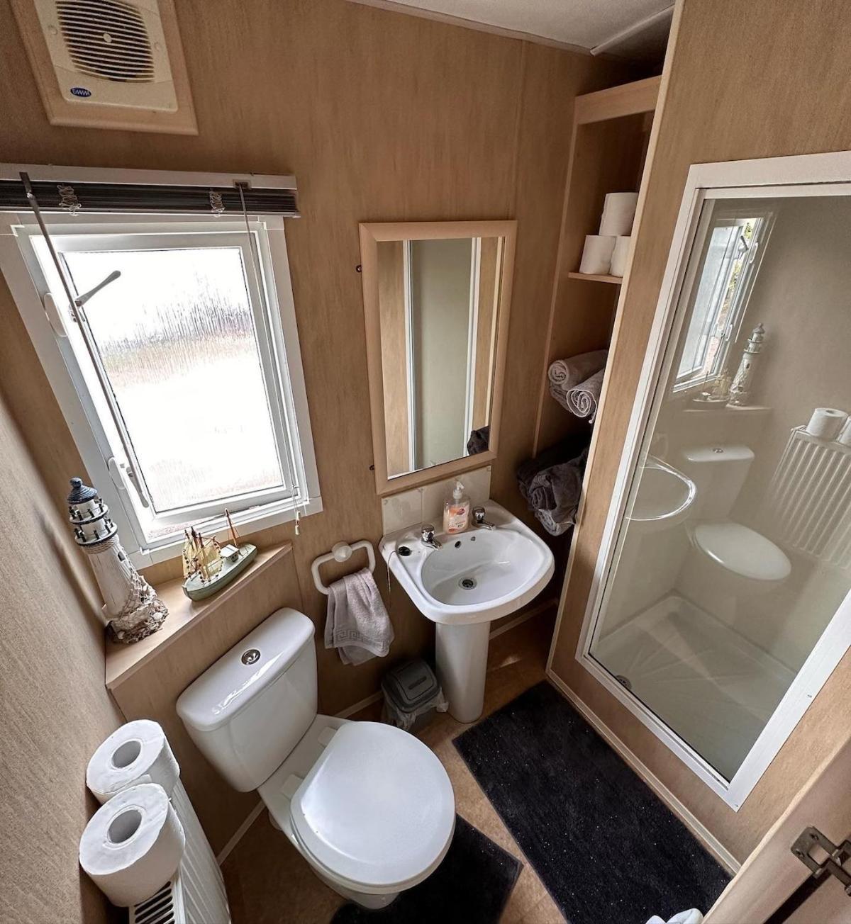 4-Bedroom Cosalt Caravan In Uddingston, Glasgow Kültér fotó